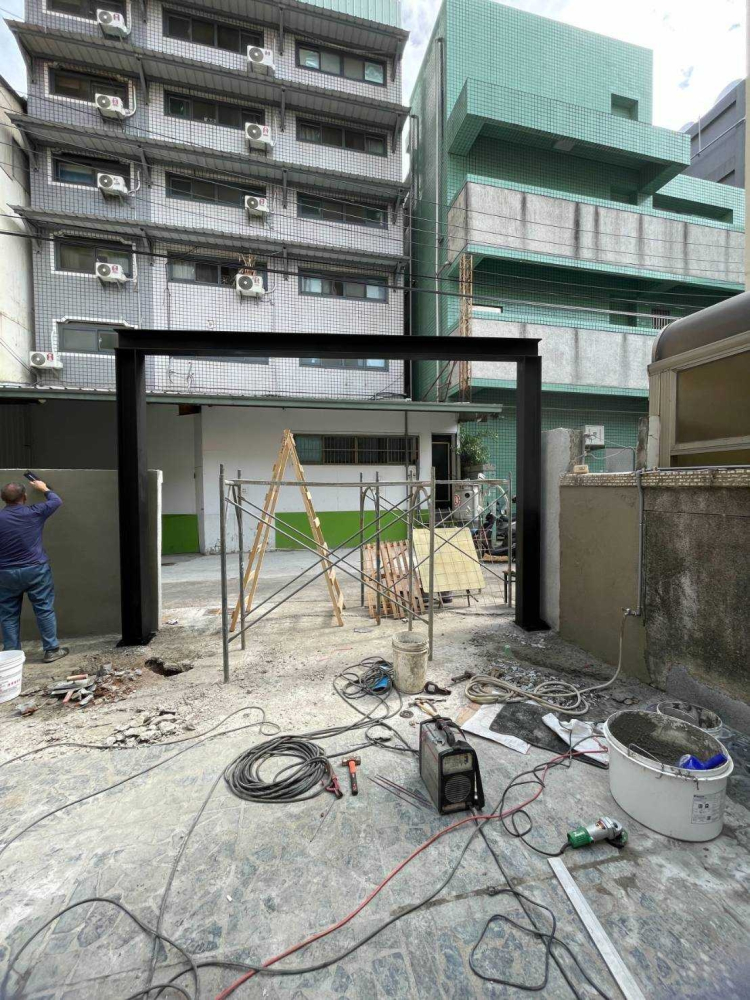LINE_ALBUM_台中北區力行路住宅-泥作鐵門工程_240628_6