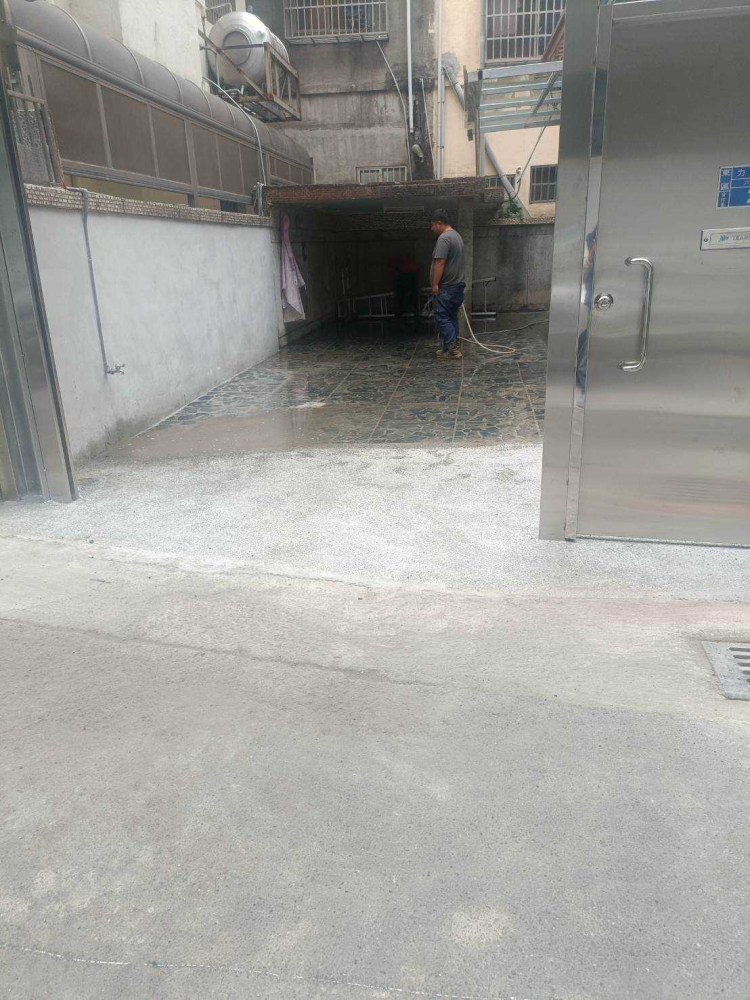 LINE_ALBUM_台中北區力行路住宅-泥作鐵門工程_240628_2