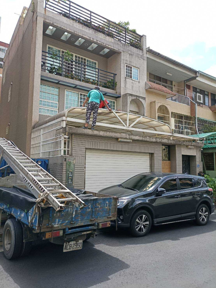 LINE_ALBUM_台中南區大墩住宅-遮雨篷更換_240628_1