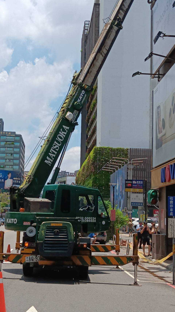 LINE_ALBUM_台中西區英才路社區-外牆壁磚修復_240628_6