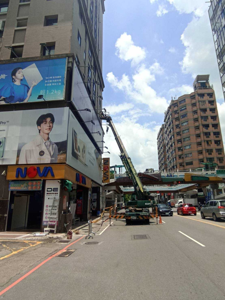 LINE_ALBUM_台中西區英才路社區-外牆壁磚修復_240628_1
