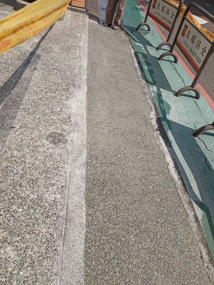 LINE_ALBUM_台中西屯區台灣大道社區-抿石子斜坡工程_240628_1